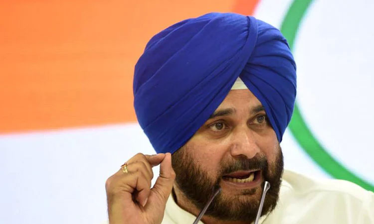 న‌న్ను గోతిలో ప‌డేస్తా అనుకున్న వారే.. 10 ఫీట్ల గోతిలో ప‌డ్డారు :  సిద్దూ