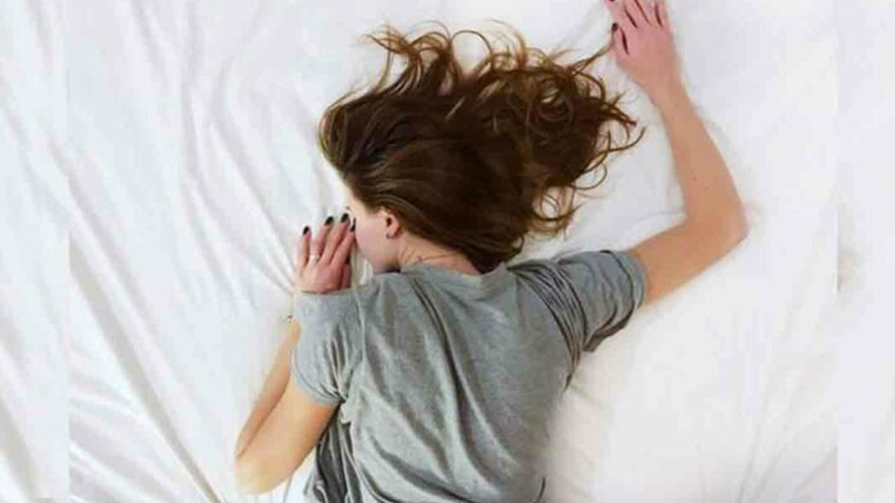 నిద్రపోయే స్కిల్ ఉందా?.. ఈ ఉద్యోగం మీకే అంటున్న కంపెనీ