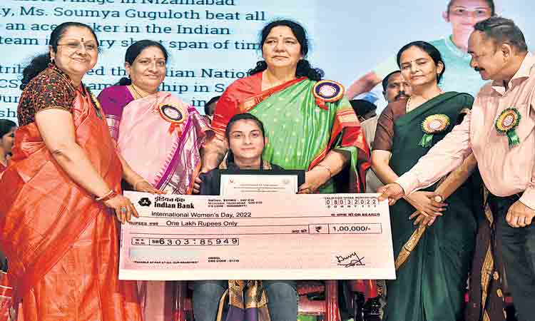 మహిళా దినోత్సవం సందర్భంగా రవీంద్రభారతిలో క్రీడాకారుణుల సన్మానం