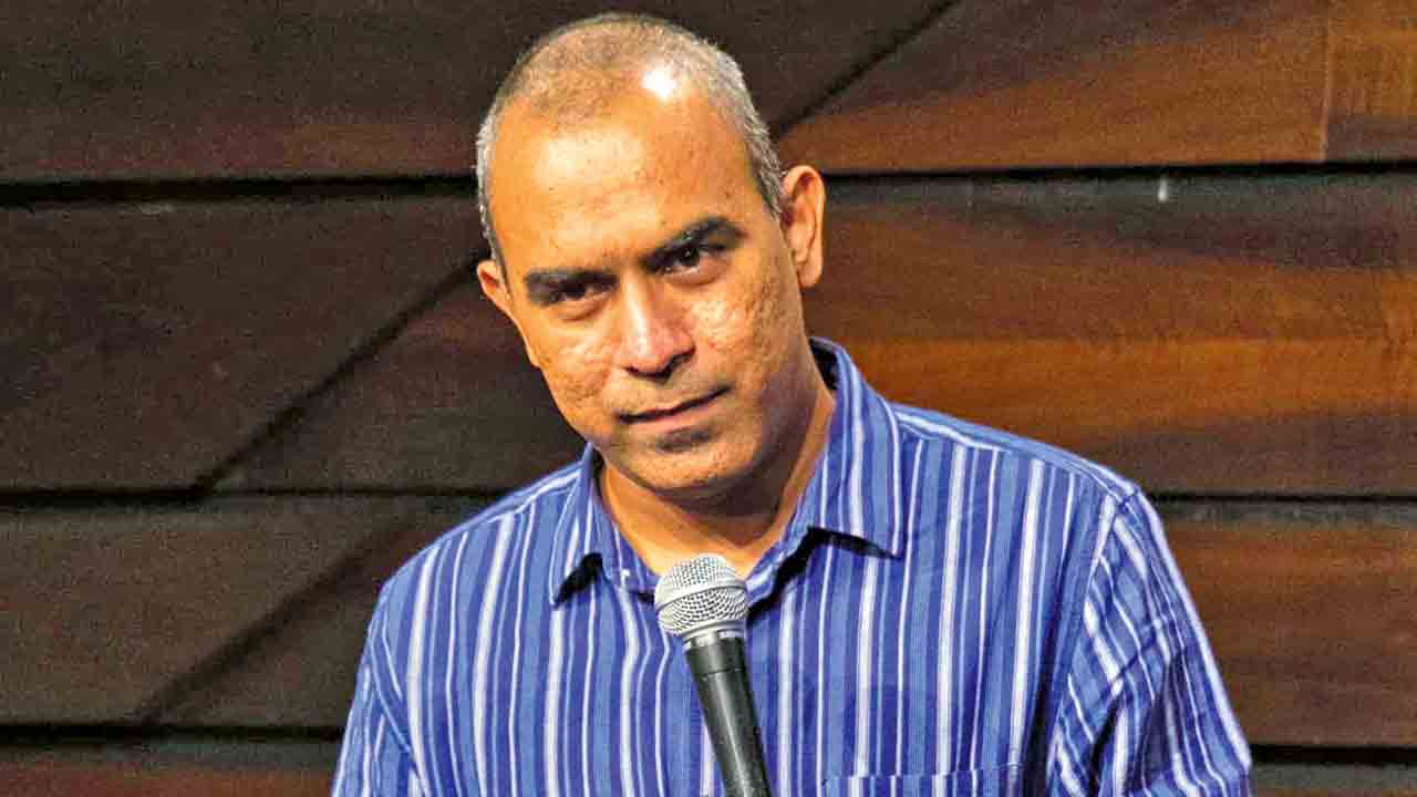 న‌గ‌రంలో ట్రెండ్‌గా మారిన మామిడ‌న్న‌ స్టాండ‌ప్ కామెడీ..