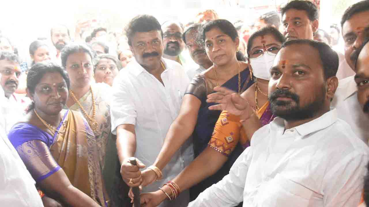 అందరి సహకారంతో ఎల్లమ్మ తల్లి ఆలయం అభివృద్ధి : మంత్రి తలసాని