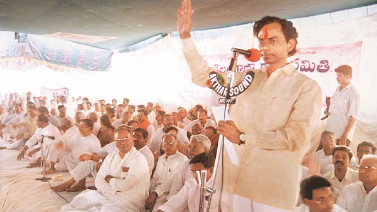 టీఆర్‌ఎస్‌ రాకతో తెలంగాణ ఉద్యమానికి కాక