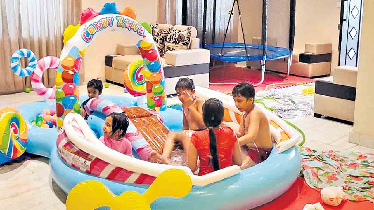 Toys and Tales | మీ పిల్ల‌ల‌కు ఖ‌రీదైన బొమ్మ‌లు కొన‌లేరా? అయితే ఇక్క‌డ అద్దెకు తీసుకోండి