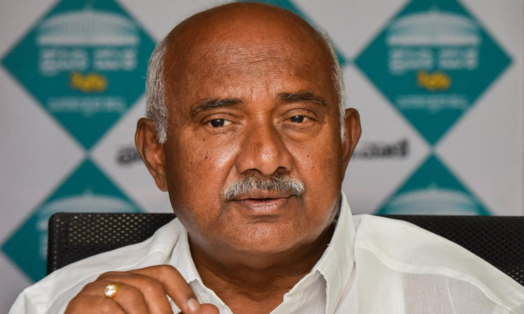 ముస్లిం దేశాలు భారతీయులను బహిష్కరిస్తే బీజేపీ ఉద్యోగాలిస్తదా?