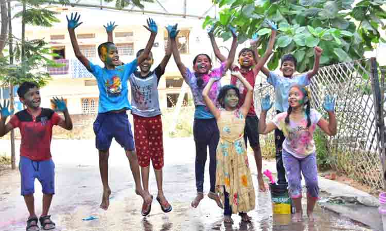 Telangana | ఘనంగా హోలీ సంబురాలు.. రంగుల్లో మునిగితేలుతున్న జనం