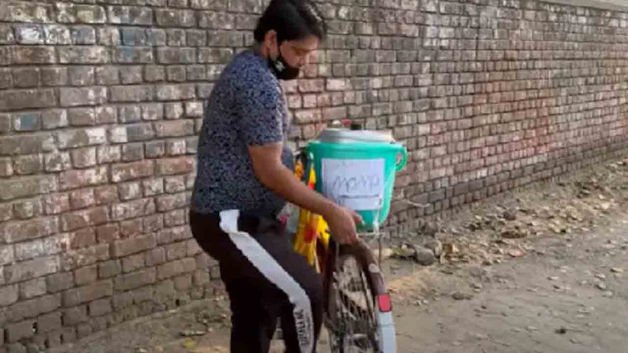 సైకిల్‌పై మోమోస్ అమ్ముతున్నాడు.. నెటిజ‌న్లు ఏమంటున్నారో తెలుసా? వైర‌ల్ వీడియో