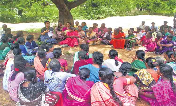 మహిళలకు పేపర్‌లెస్‌ లోన్స్‌