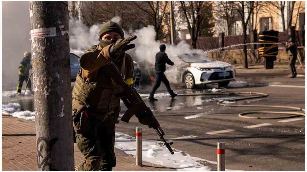 ఉక్రెయిన్‌ను కాపాడుకుందామ‌ని తాజా వీడియోలో ప్ర‌జ‌ల‌కు జెలెన్‌స్కీ పిలుపు