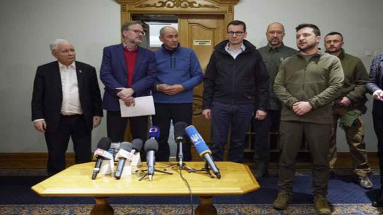 డేరింగ్ జ‌ర్నీ.. రైలులో వెళ్లి జెలెన్‌స్కీని క‌లిసిన ముగ్గురు ప్ర‌ధానులు