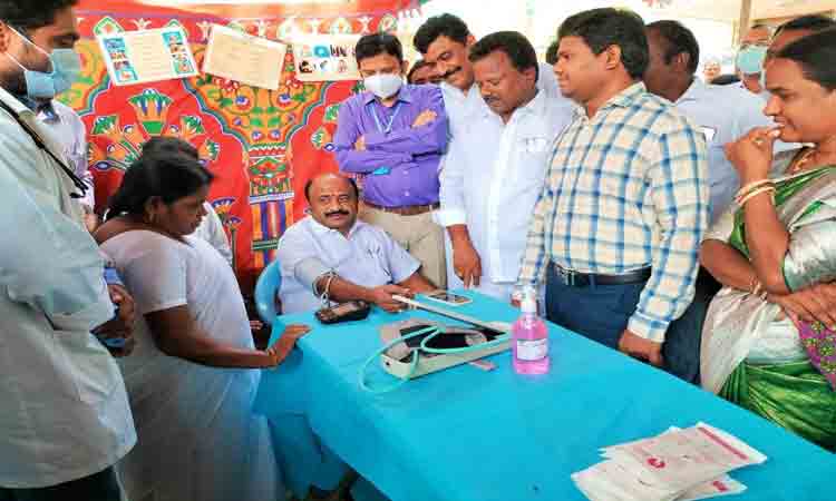 గీసుగొండలో ఆరోగ్య మేళా
