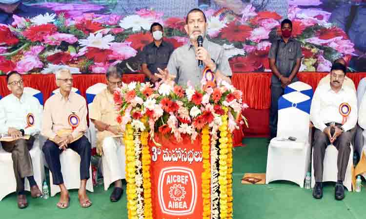 ఉద్యోగుల కృషితోనే సహకార బ్యాంకుల ప్రగతి