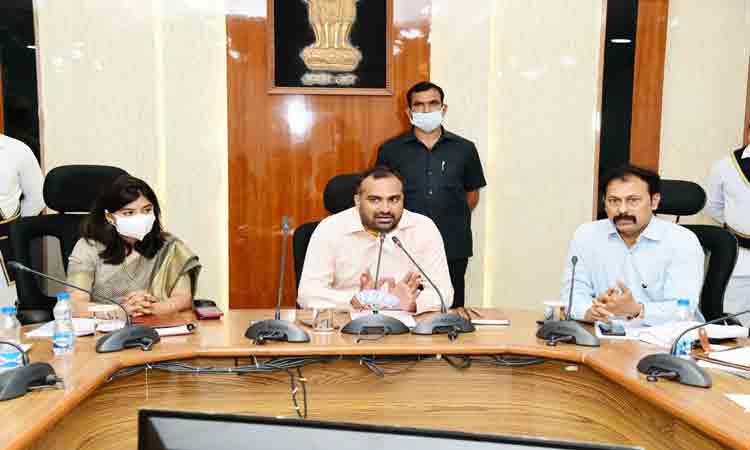 కొనుగోలు కేంద్రాలను ప్రారంభించాలి