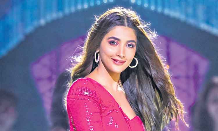 నవ్వుల పార్టీ షురూ