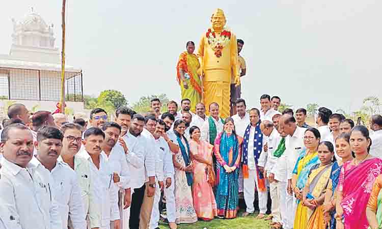 దళితుల అభ్యున్నతికి కేసీఆర్‌ కృషి