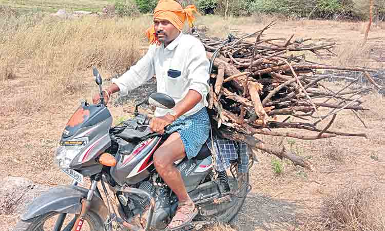 వంటగ్యాస్‌ మోత.. పొయ్యిల కట్టెల వేట