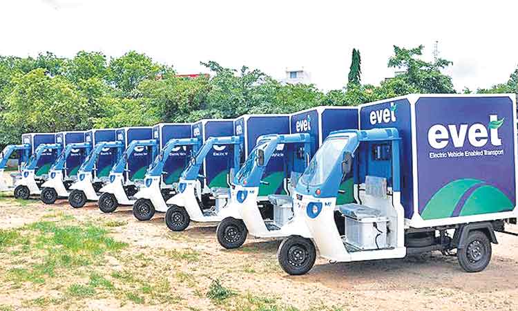 హైదరాబాద్‌ రోడ్లపై ఈ-కార్గో బండ్లు