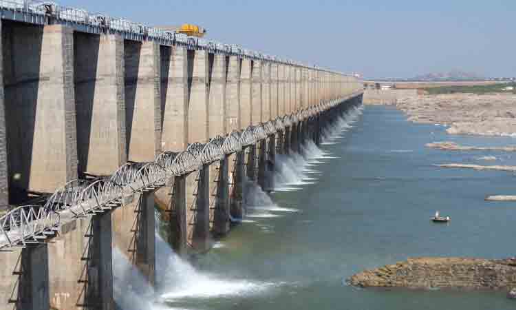 నిధుల వరద