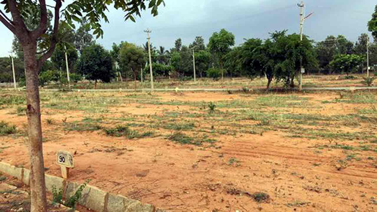 Vasthu Shastra  | స్థలానికి వాస్తు ఉందా లేదా అన్నది ఎలా చూడాలి?