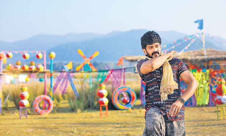 గలగల మాటలు..సురసుర చూపులు