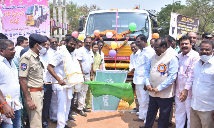 హైదరాబాద్‌ తరహాలో అభివృద్ధి