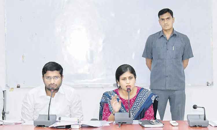 లక్ష్యం మేరకు మొక్కలు సిద్ధం చేయాలి