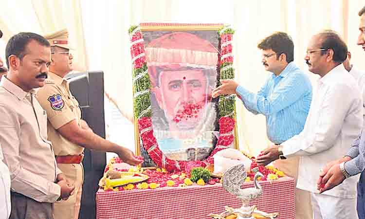 మహనీయుడు ఫూలే