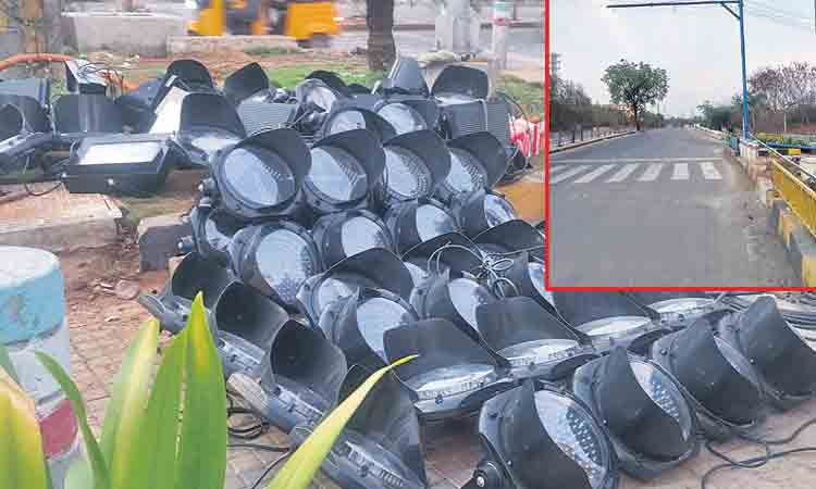 ట్రాఫిక్‌ సిగ్నల్స్‌తో..తప్పిన తిప్పలు