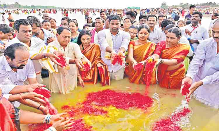 తెలంగాణ సుభిక్షంగా ఉండాలి