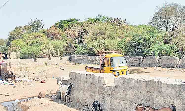 పత్తాలేని ..పార్కు పనులు