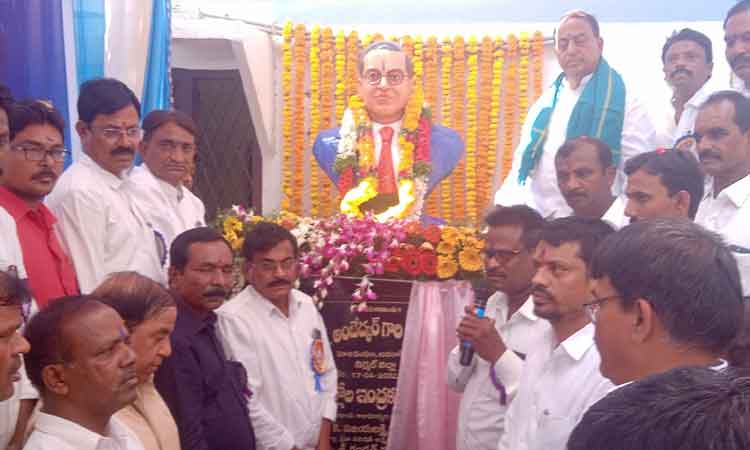 దళితబంధుతో పేదల జీవితాల్లో వెలుగు