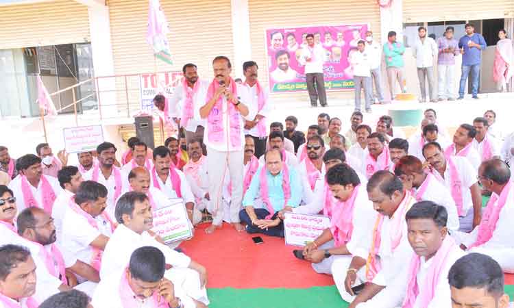 కేంద్రం ధాన్యం కొనాల్సిందే