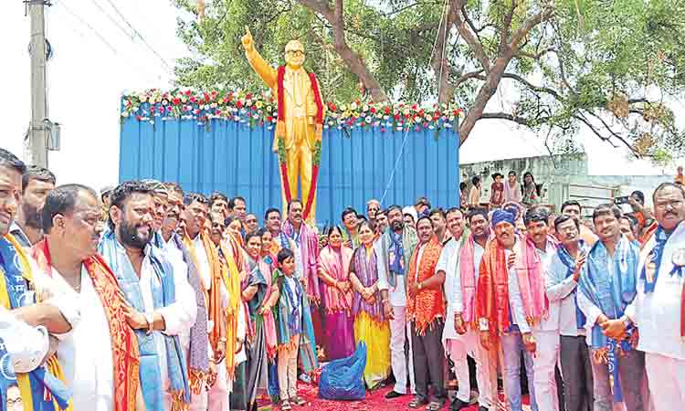 అంబేద్కర్‌ ఆశయాల సాధనకు కృషి చేయాలి