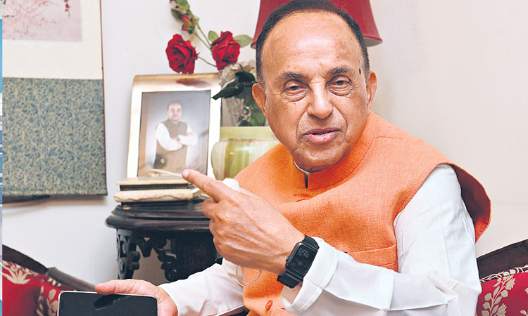 ప్రధాని మోదీకి ఎక్కాలు రావు : సుబ్రమణ్యస్వామి