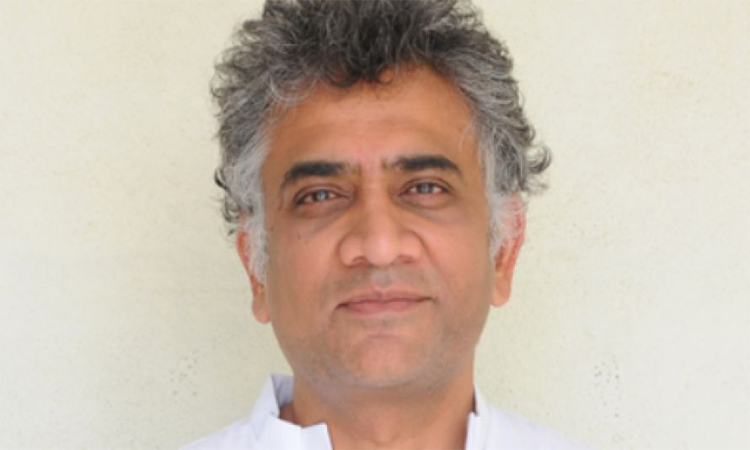 దేశం విడిచి వెళ్లొద్దు