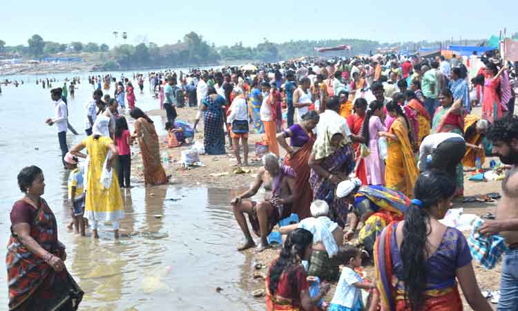 భక్తజన సంద్రం