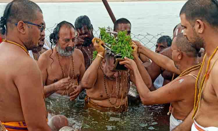 భద్రాద్రిలో వైభవంగా చక్రతీర్థం