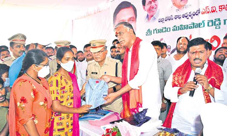 అవకాశాలను అందిపుచ్చుకోవాలి