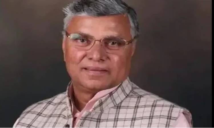 యూపీ జైళ్లలో గాయత్రీ మంత్రం