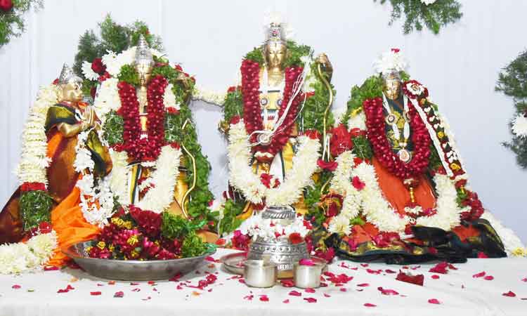 యాదాద్రిలో నిత్యపూజల కోలాహలం