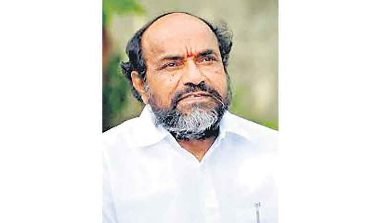 పోటీ పరీక్షలకు ఉచిత శిక్షణ ఇవ్వాలి