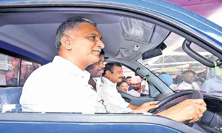 బీజేపీ నేతలను నిలదీయండి