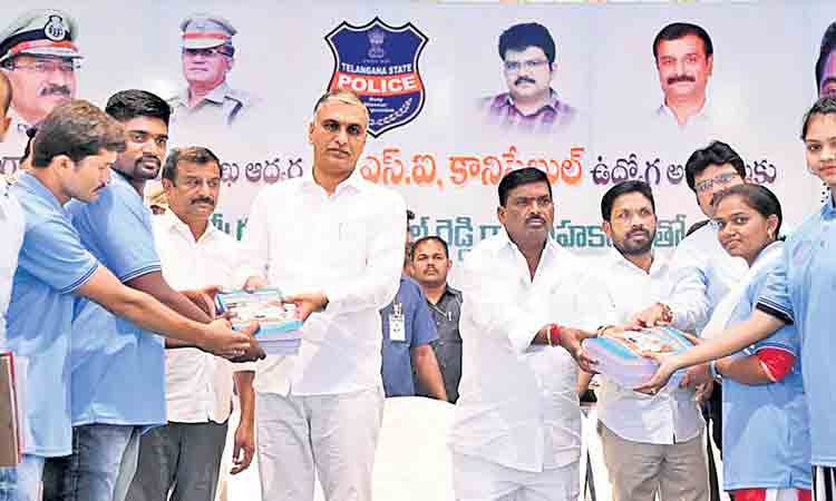 వారంలో పోలీస్‌ ఉద్యోగాల నోటిఫికేషన్లు‌: మంత్రి హరీశ్ రావు