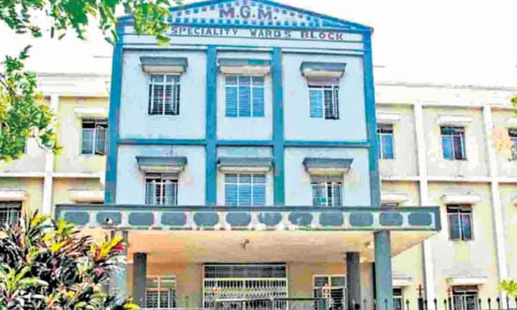 ఎంజీఎం వైద్యులపై వేటు