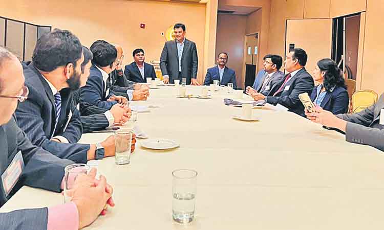 నిజామాబాద్‌ ఐటీ హబ్‌కు రండి!