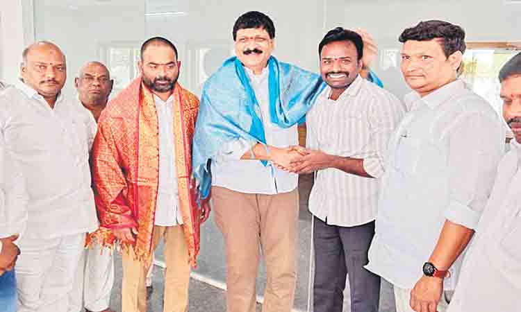 ఆవిర్భావ దినోత్సవాన్ని ఘనంగా నిర్వహిద్దాం..