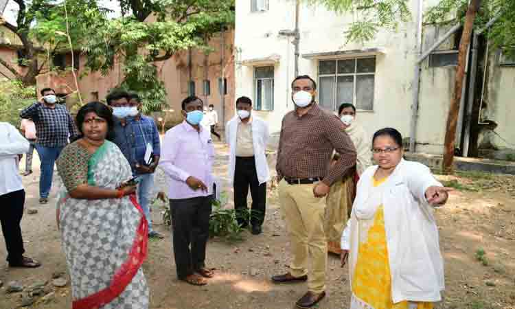 ప్రభుత్వ దవాఖానలపై నమ్మకాన్ని పెంచాలి