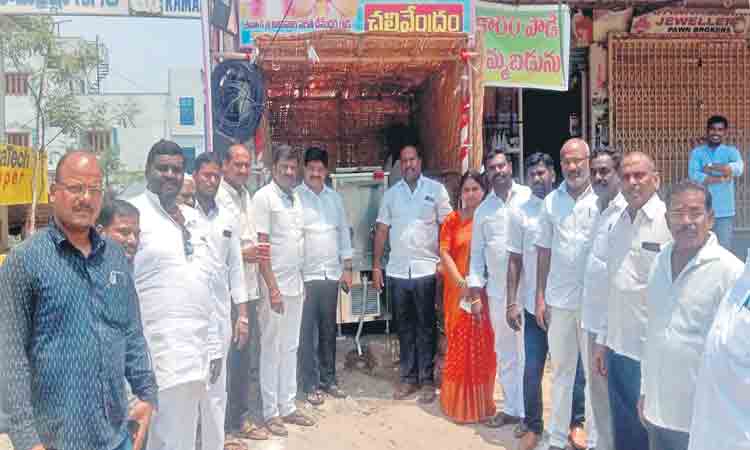 దాహార్తిని తీర్చడానికే చలివేంద్రాలు