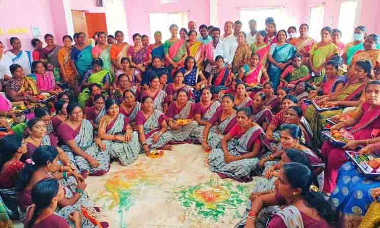 ఆడబిడ్డలకు అండగా టీఆర్‌ఎస్‌ ప్రభుత్వం