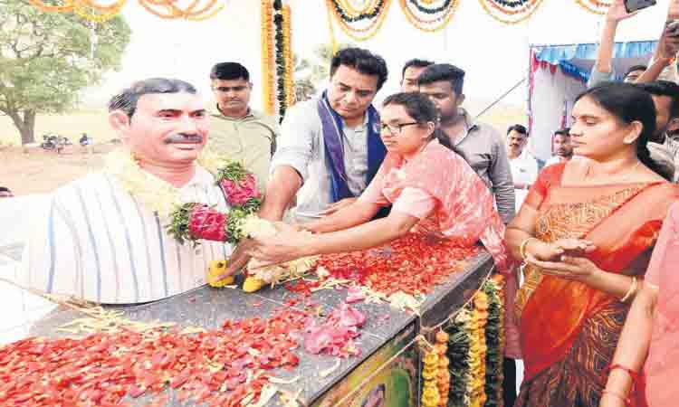 దళితబంధు విప్లవాత్మకం