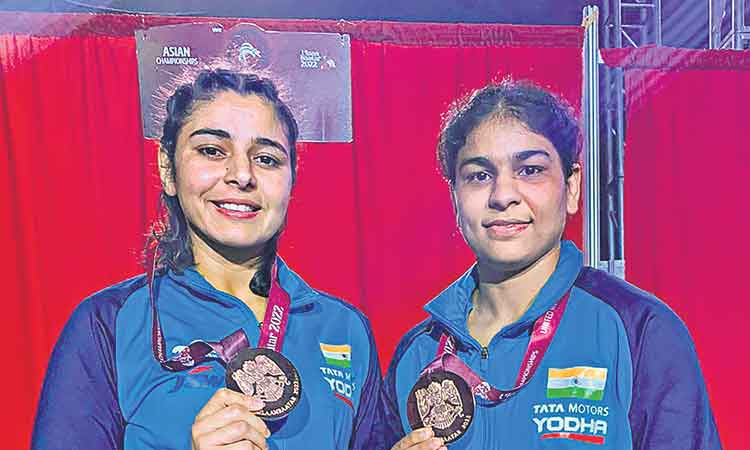 సరిత, సుష్మకు కాంస్యాలు